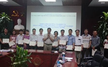  Bồi dưỡng nghiệp vụ cho cán bộ chuyên trách phát triển thị trường và doanh nghiệp khoa học và công nghệ, nhân tố quan trọng cho phát triển thị trường và doanh nghiệp khoa học và công nghệ